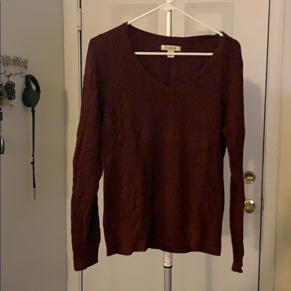 Cable knit v-neck sweater